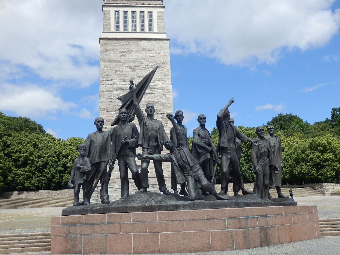 Buchenwald-Denkmal1